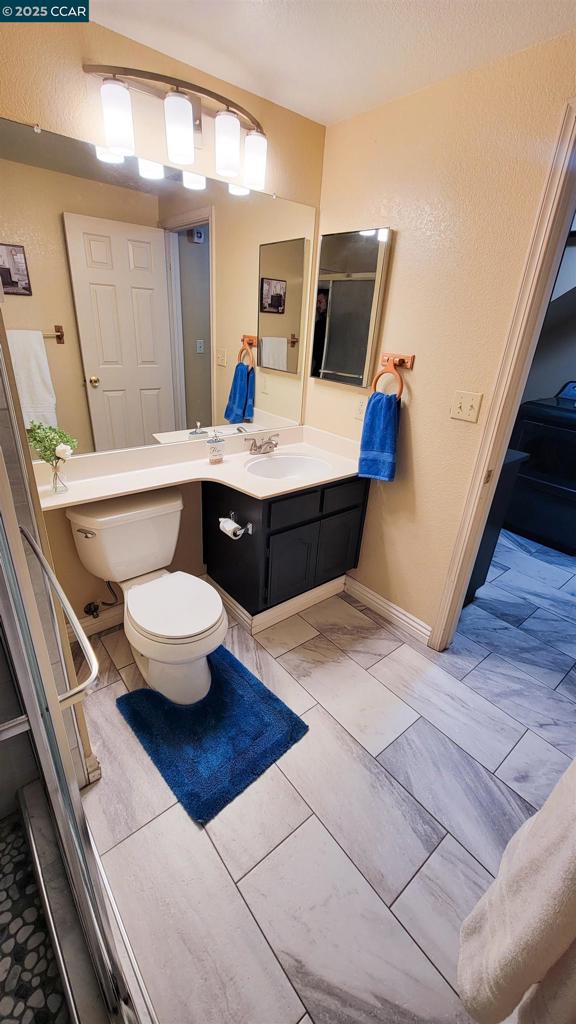 COUNTRY HILLS - Residential