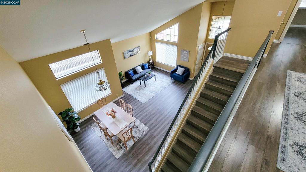 COUNTRY HILLS - Residential