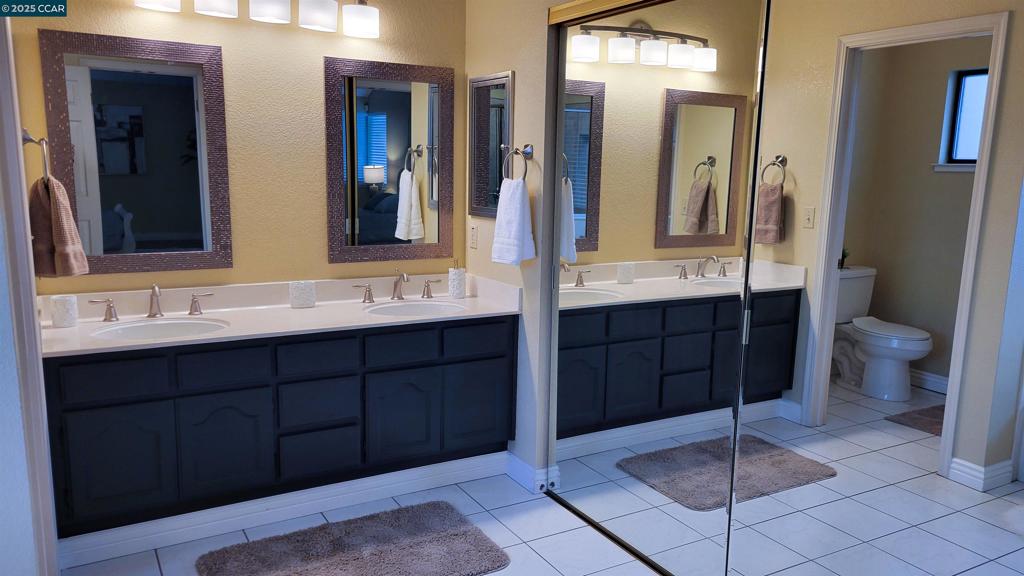 COUNTRY HILLS - Residential