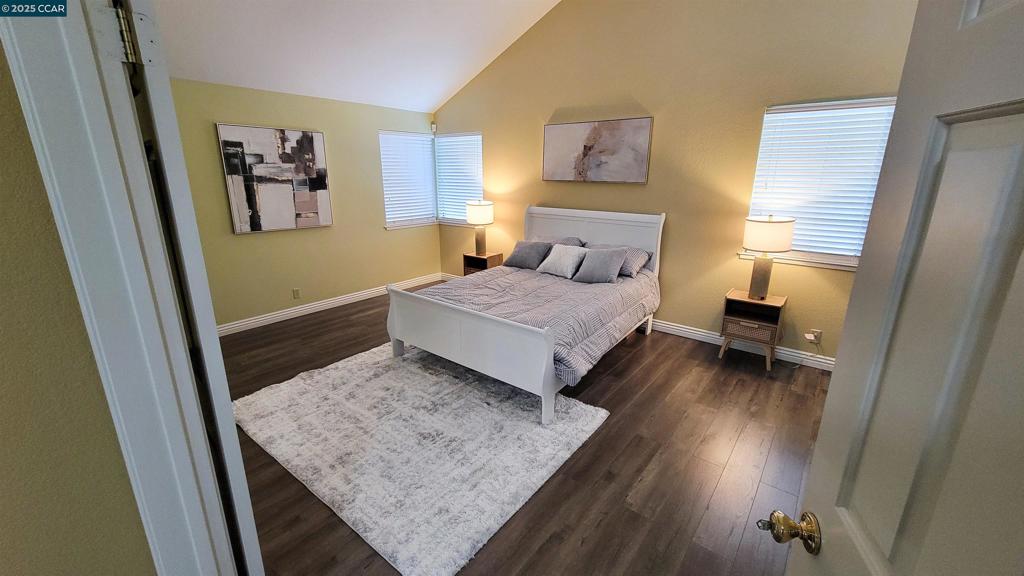 COUNTRY HILLS - Residential