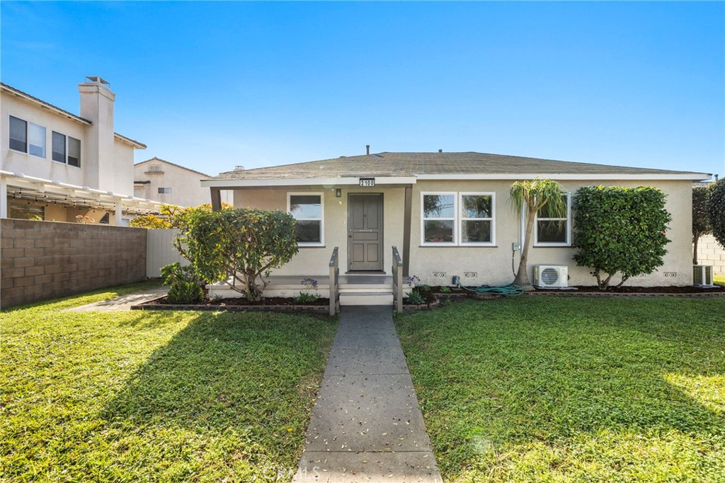 2100 W Valencia