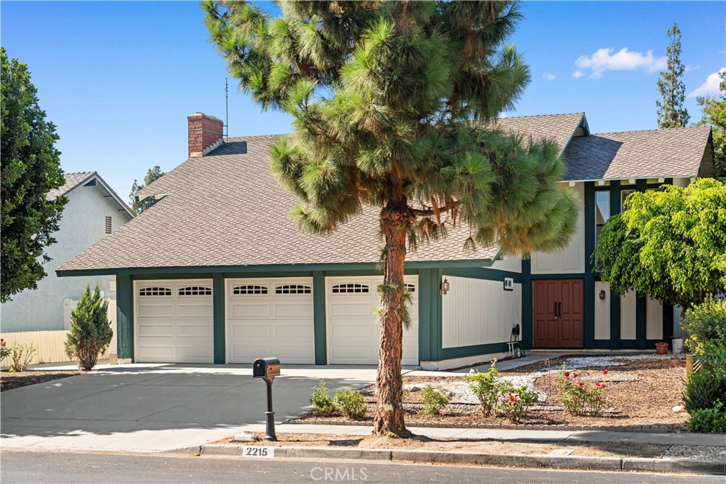 2215 Old Creek Lane