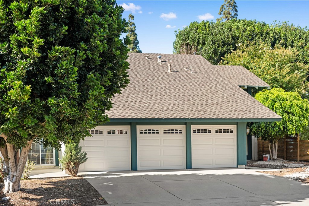 2215 Old Creek Lane