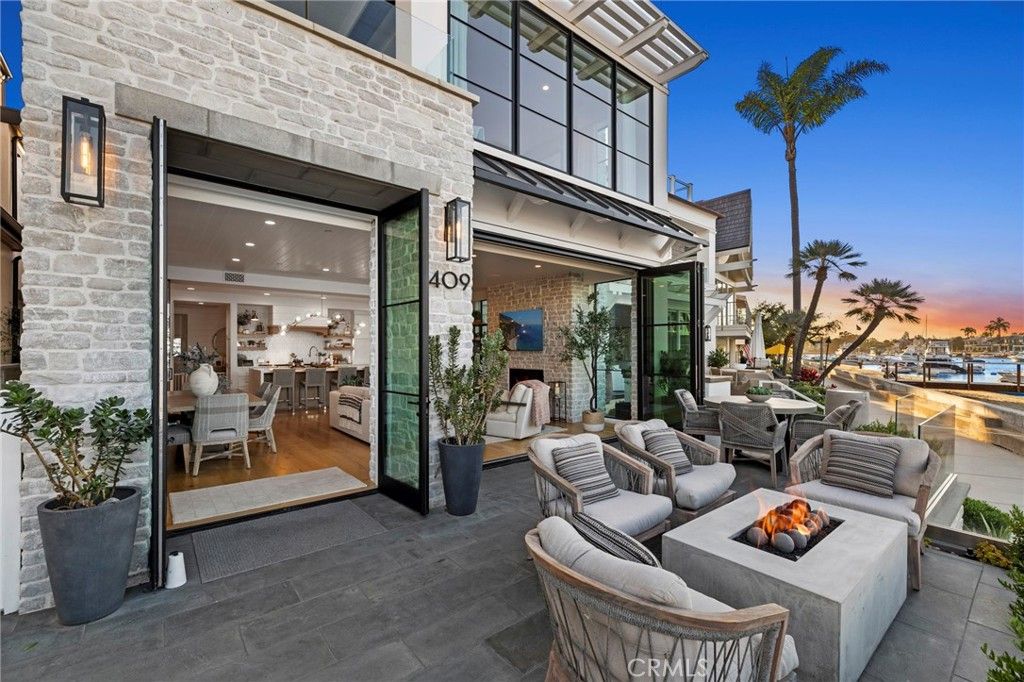 Photo of 409 North Bayfront, Newport Beach, CA 92662 (MLS # NP26091328)