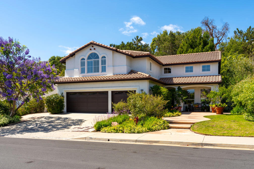 2039 Alborada Drive