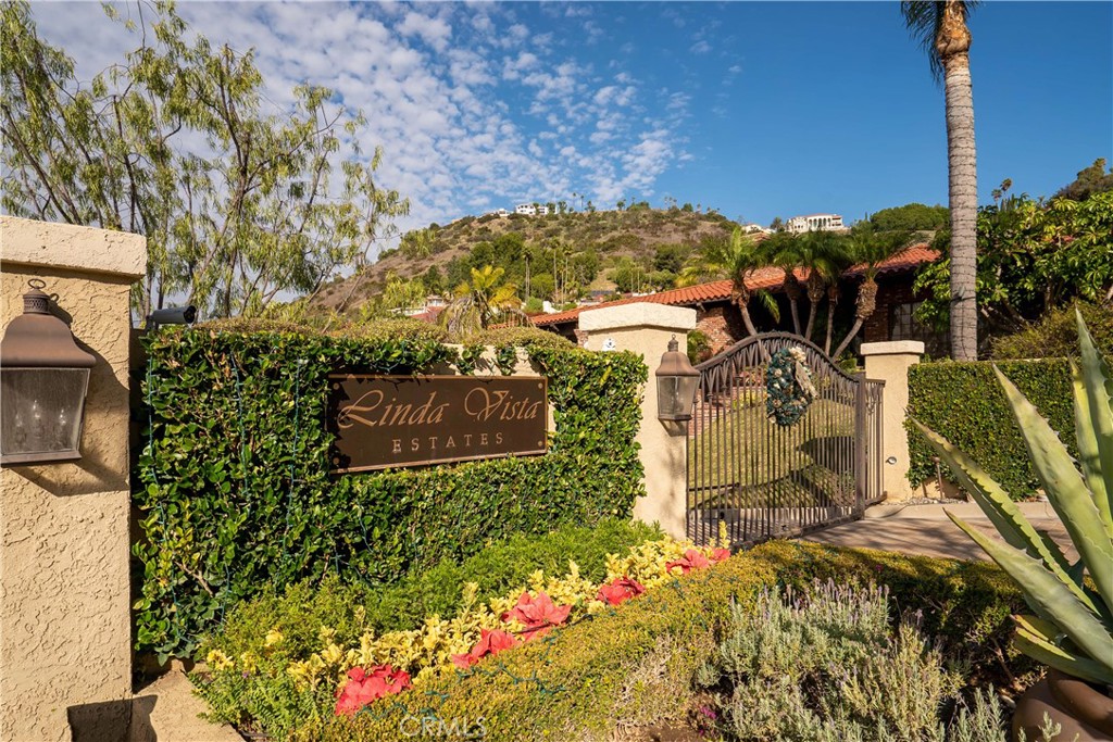 10322 Saint Charles Way