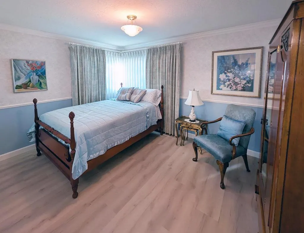 San Mateo, California 94401, United States, 3 Bedrooms Bedrooms, ,2 BathroomsBathrooms,Residential,Active,215659