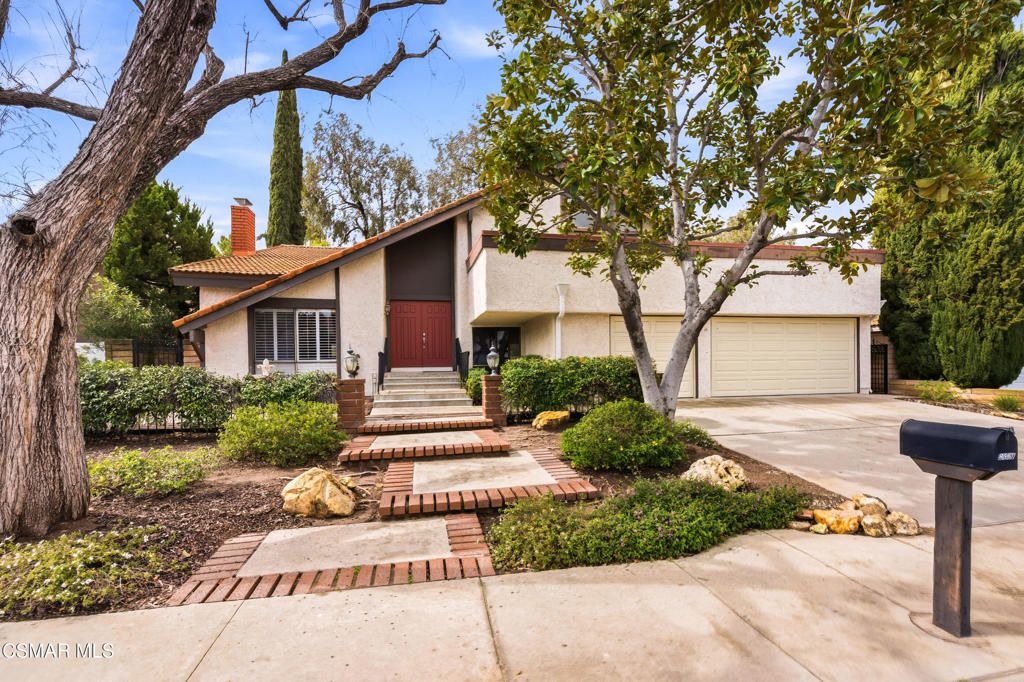 Photo of 3308 Sawtooth Court, Thousand Oaks, CA 91362 (MLS # 226000845)