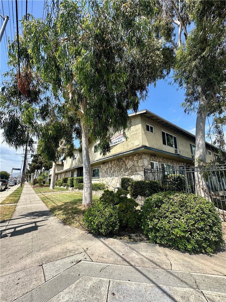 8500 Sunland