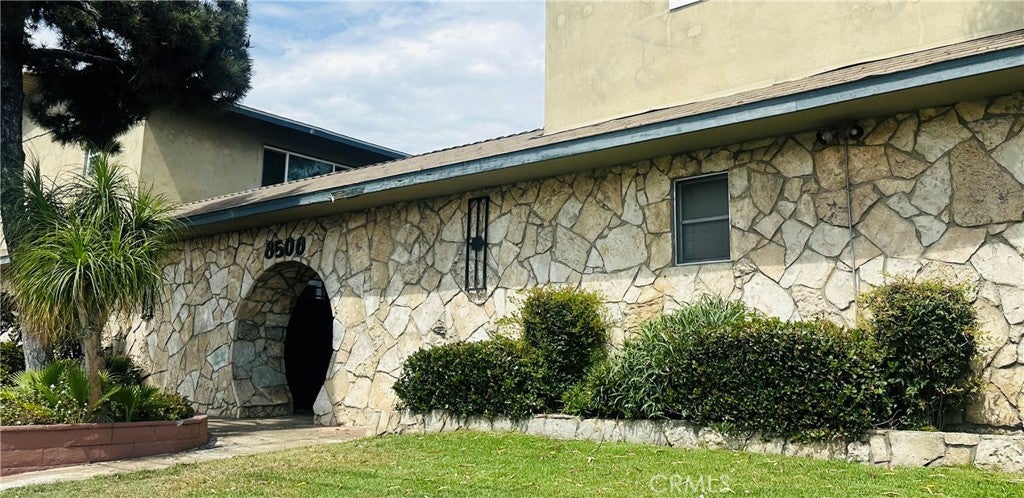 8500 Sunland