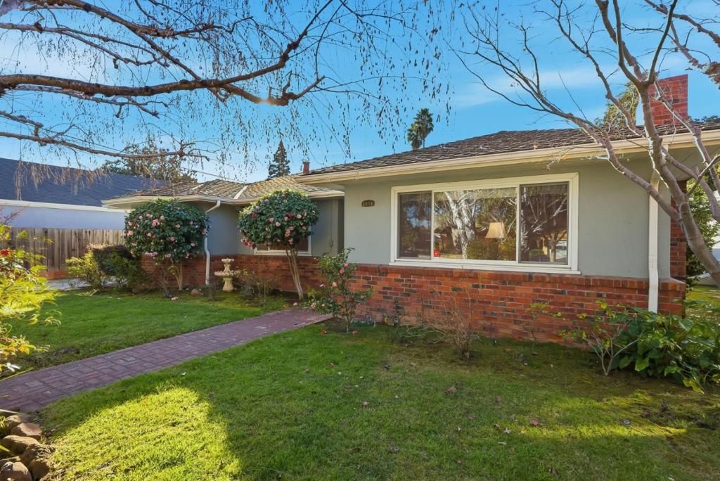 Photo of 1571 Hicks Avenue, San Jose, CA 95125 (MLS # ML82031937)