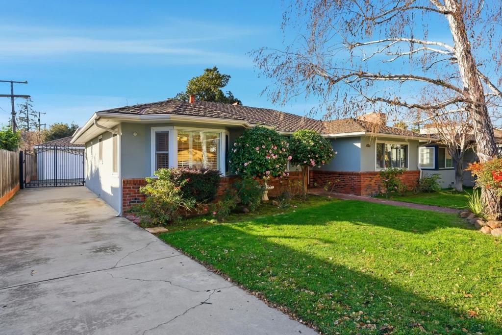 Photo of 1571 Hicks Avenue, San Jose, CA 95125 (MLS # ML82031937)