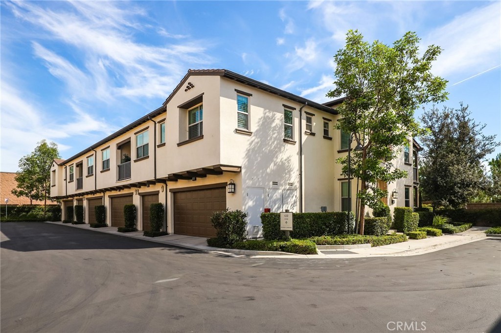 120 Bishop
