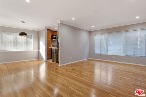 Photo of 1333 S Ogden Drive #2, Los Angeles, CA 90019 (MLS # 26105382)