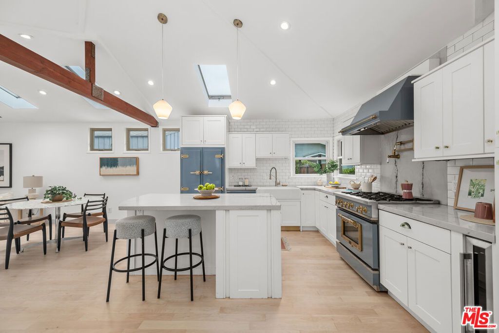 listing image 130722048376438030562