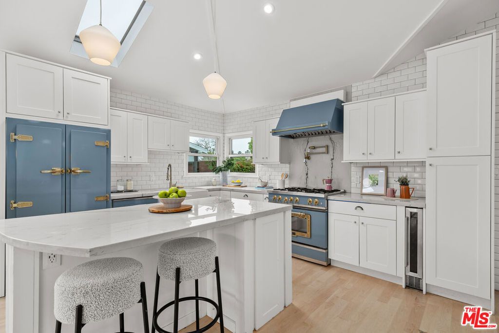 listing image 130727113835853553849