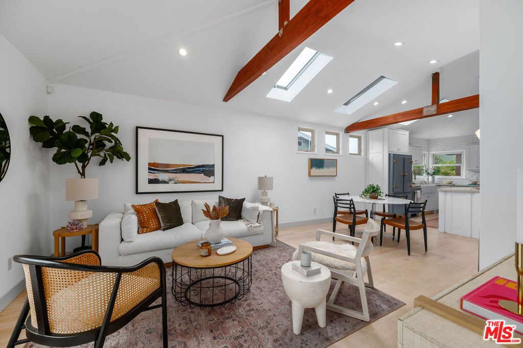 listing image 130720700864168688994
