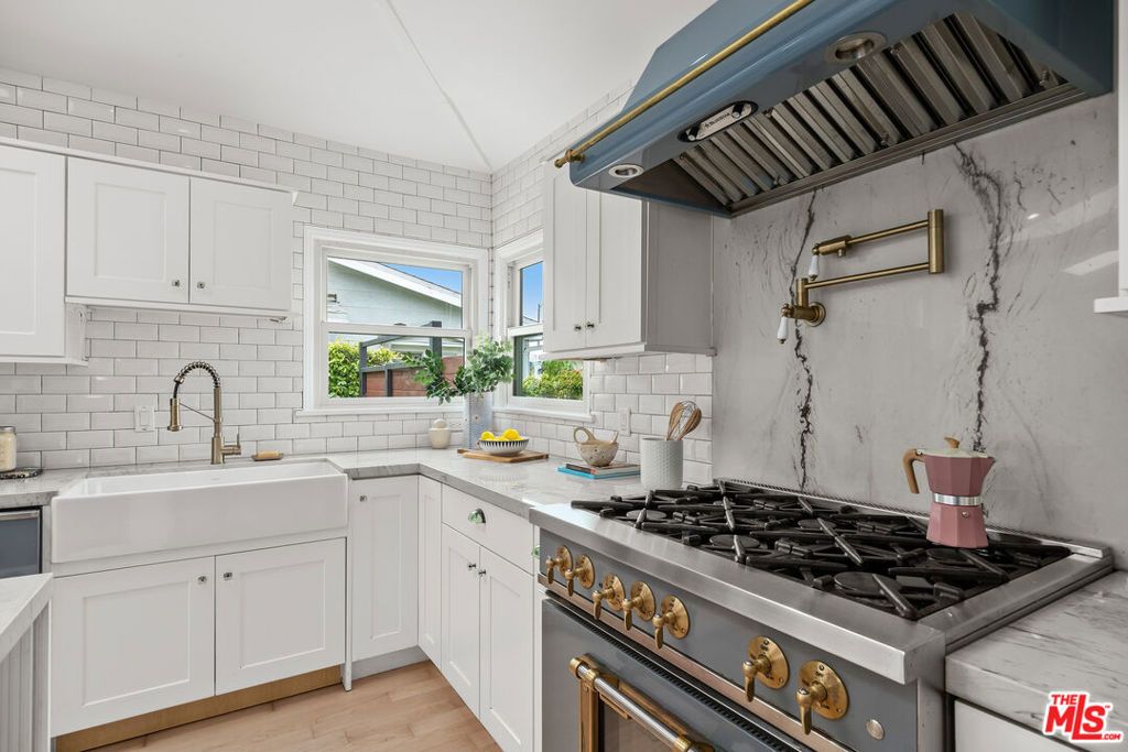 listing image 130727489977902307128