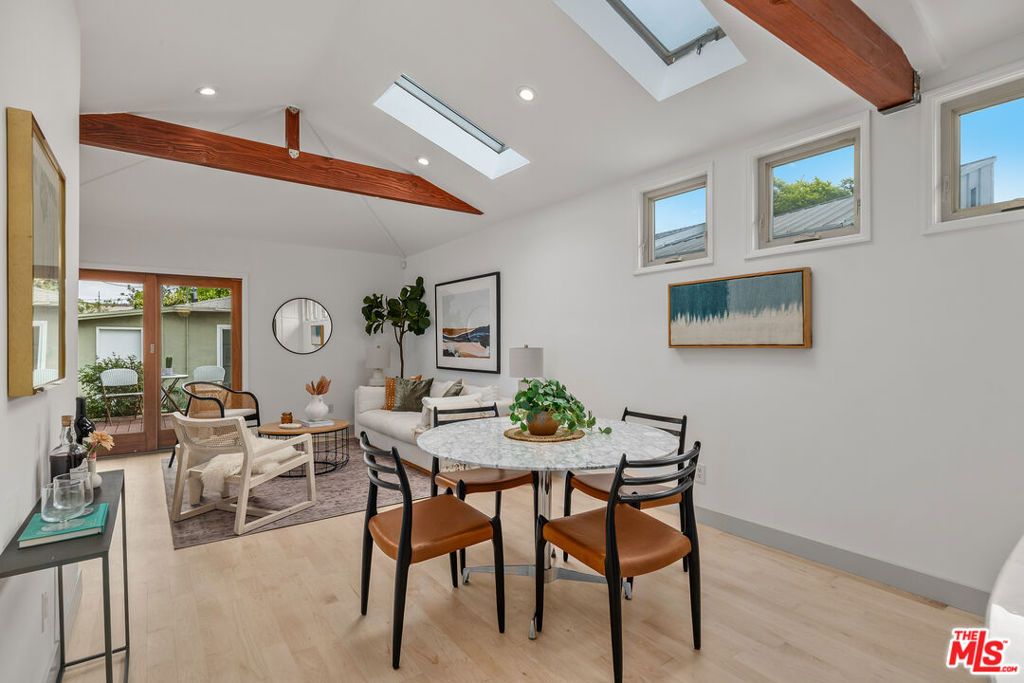 listing image 130729100450664289906