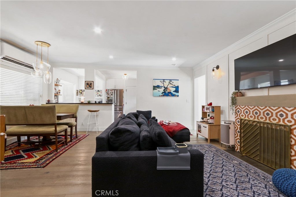 6012 E Conant