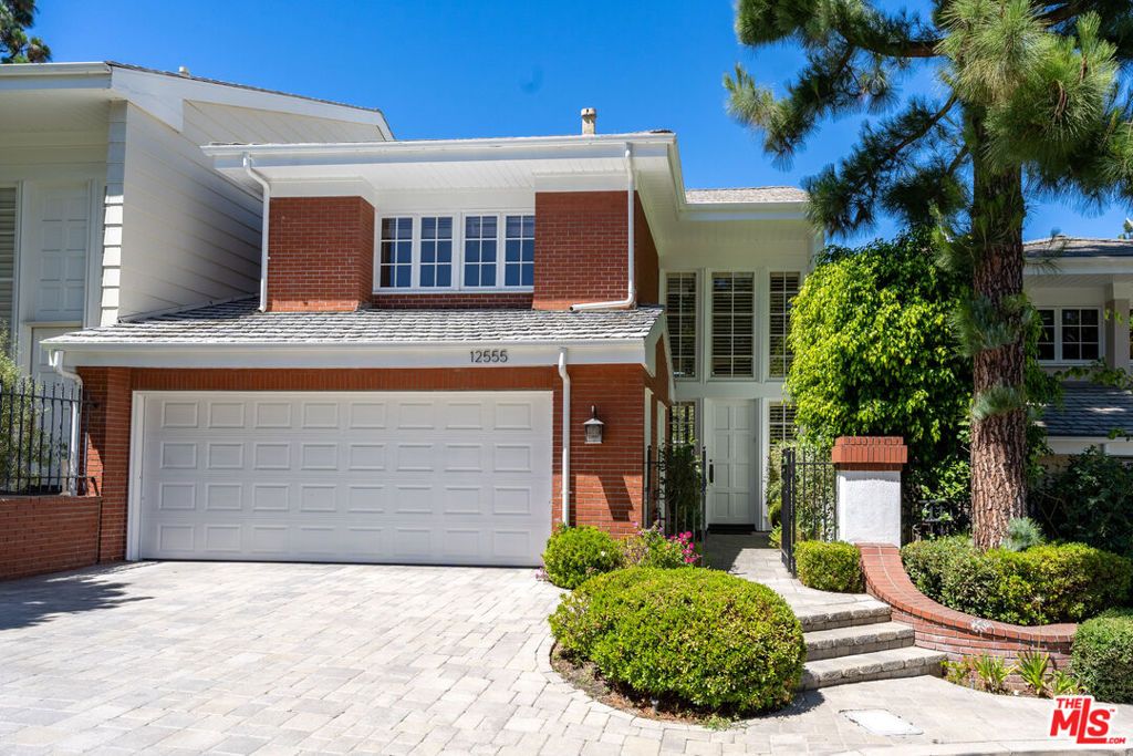 Photo of 12555 The Vista, Los Angeles, CA 90049 (MLS # 25606683)