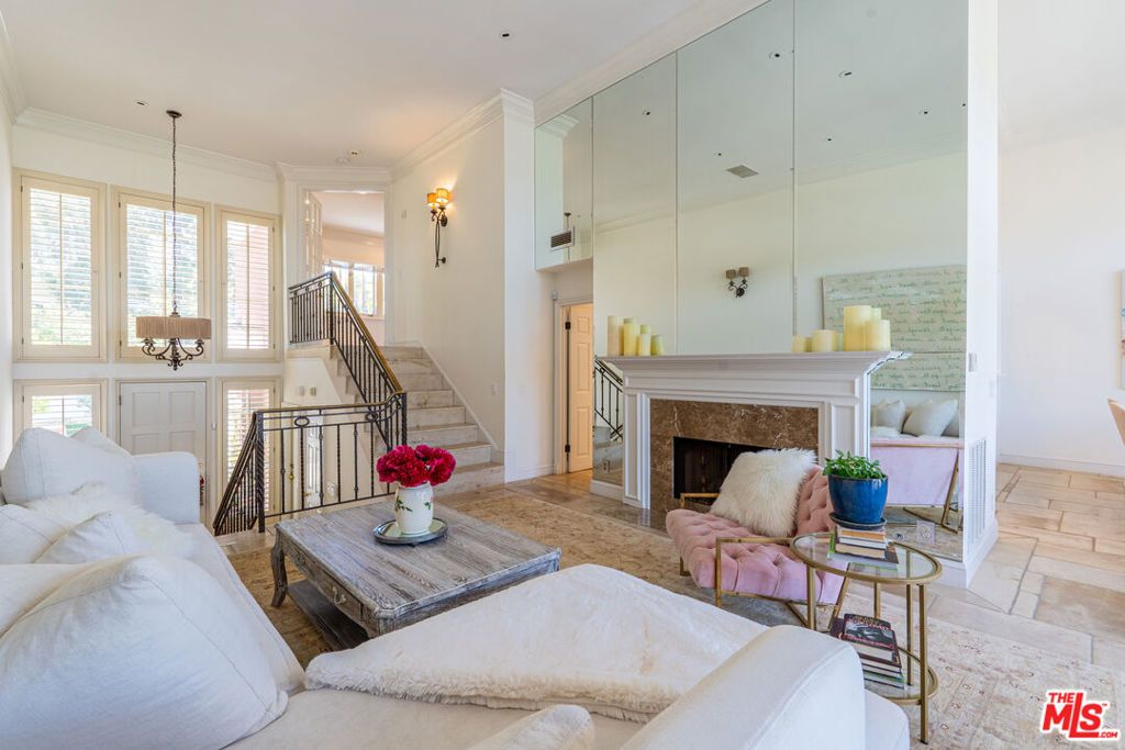 Photo of 12555 The Vista, Los Angeles, CA 90049 (MLS # 25606683)