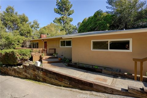 Photo of 3720 Broadlawn Drive, Los Angeles, CA 90068 (MLS # SR26094154)