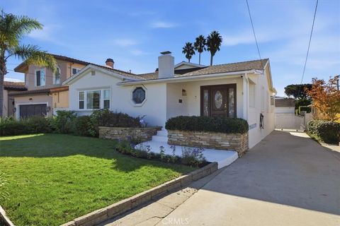 Photo of 1826 10th Street, Manhattan Beach, CA 90266 (MLS # SB25262264)