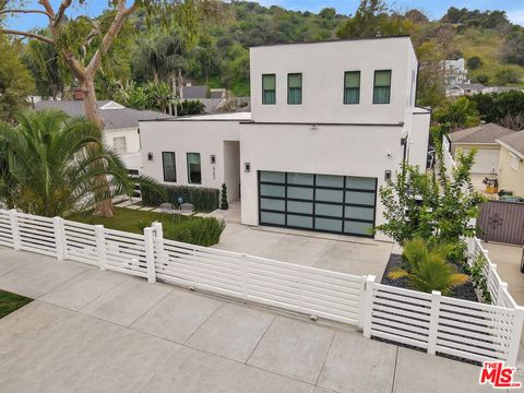 4203 Saugus Avenue Sherman Oaks CA 91403