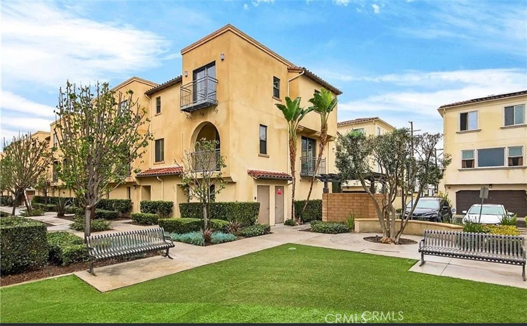 809 Anaheim Blvd 106