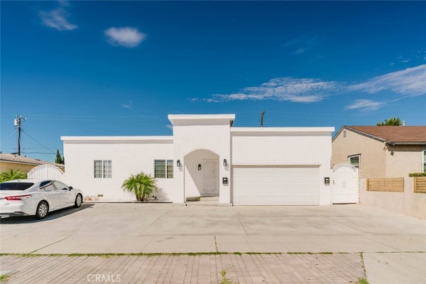 7945 WOODMAN AVE, PANORAMA CITY, CA 91402 - Image b0c9fe751d051dfa47fb1ee7be40d43e/2973215050