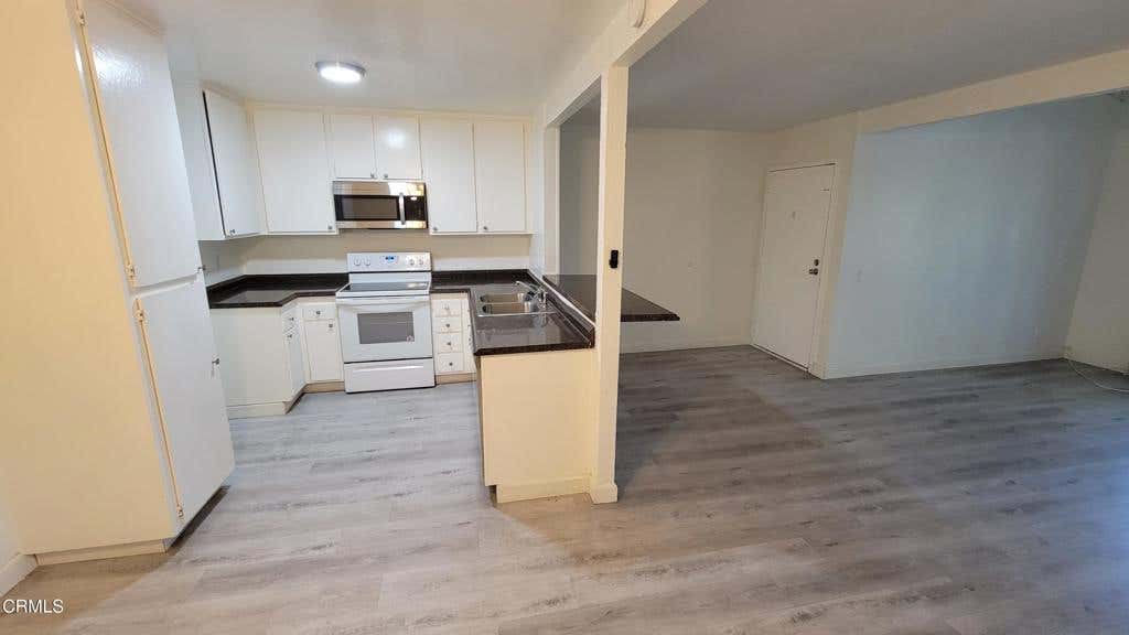 Photo of 1300 Saratoga Avenue #807, Ventura, CA 93003 (MLS # V1-37820)