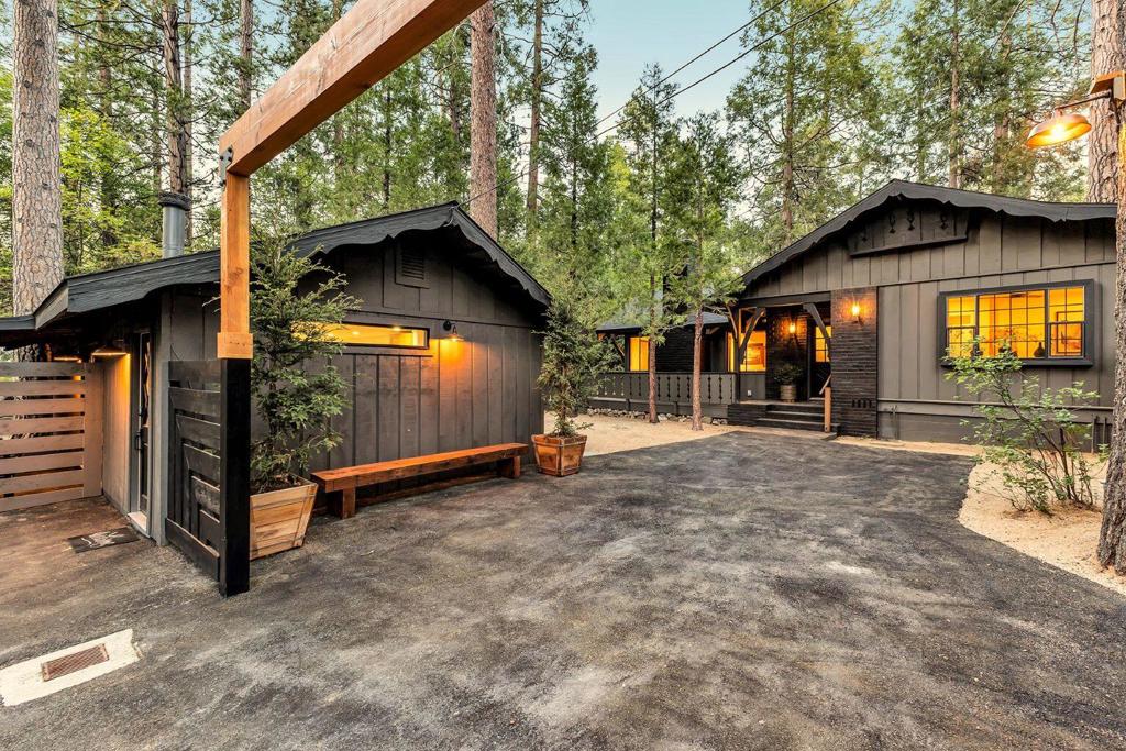 26140 Bicknell Lane