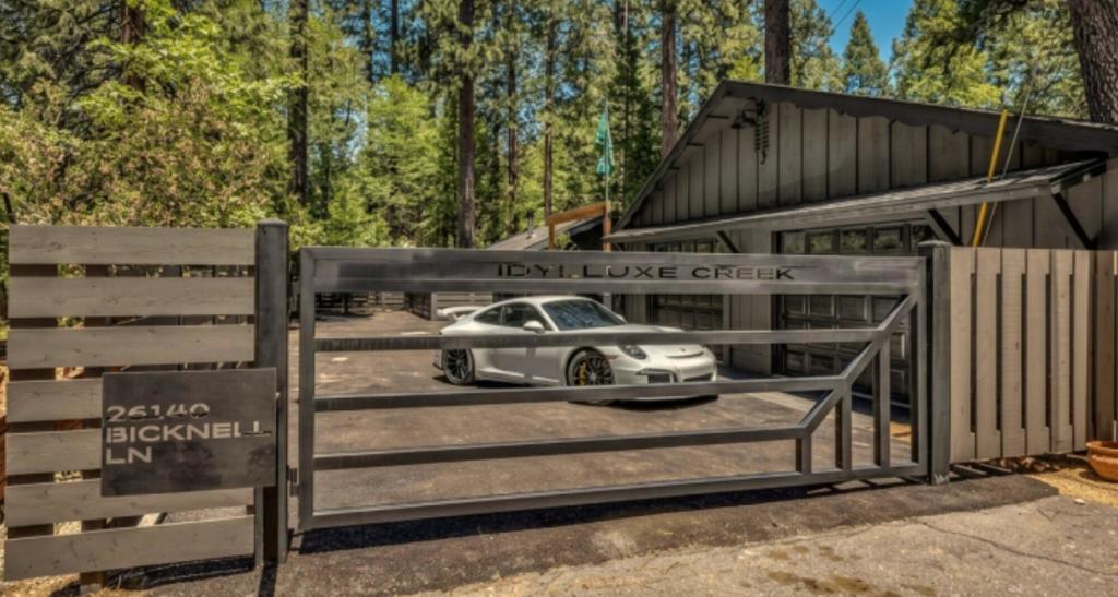 26140 Bicknell Lane