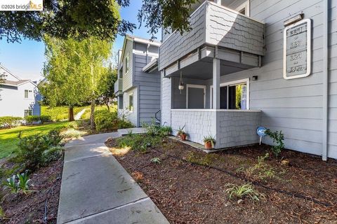Photo of 321 Lighthouse Drive Dr, Vallejo, CA 94590 (MLS # 41127510)