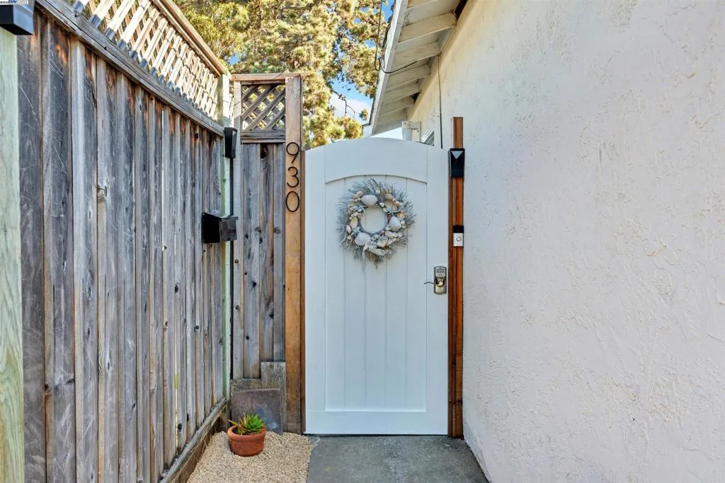 Alameda, California 94502, United States, 1 Bedroom Bedrooms, ,1 BathroomBathrooms,Residential,Active,177720