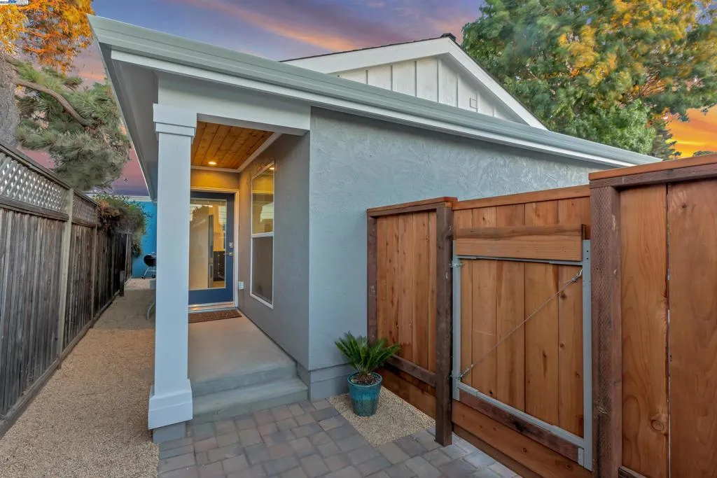 Alameda, California 94502, United States, 1 Bedroom Bedrooms, ,1 BathroomBathrooms,Residential,Active,177720