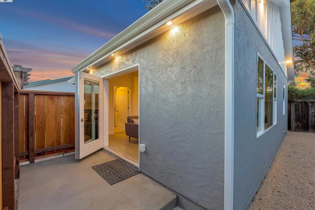 Alameda, California 94502, United States, 1 Bedroom Bedrooms, ,1 BathroomBathrooms,Residential,Active,177720