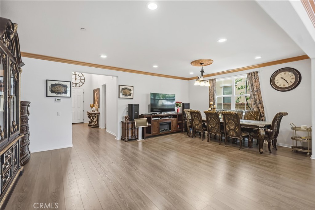 3380 E Pine Ridge