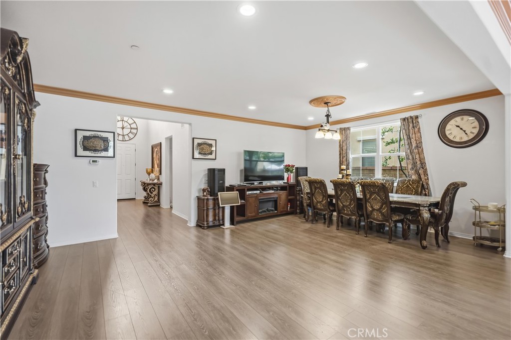 3380 E Pine Ridge