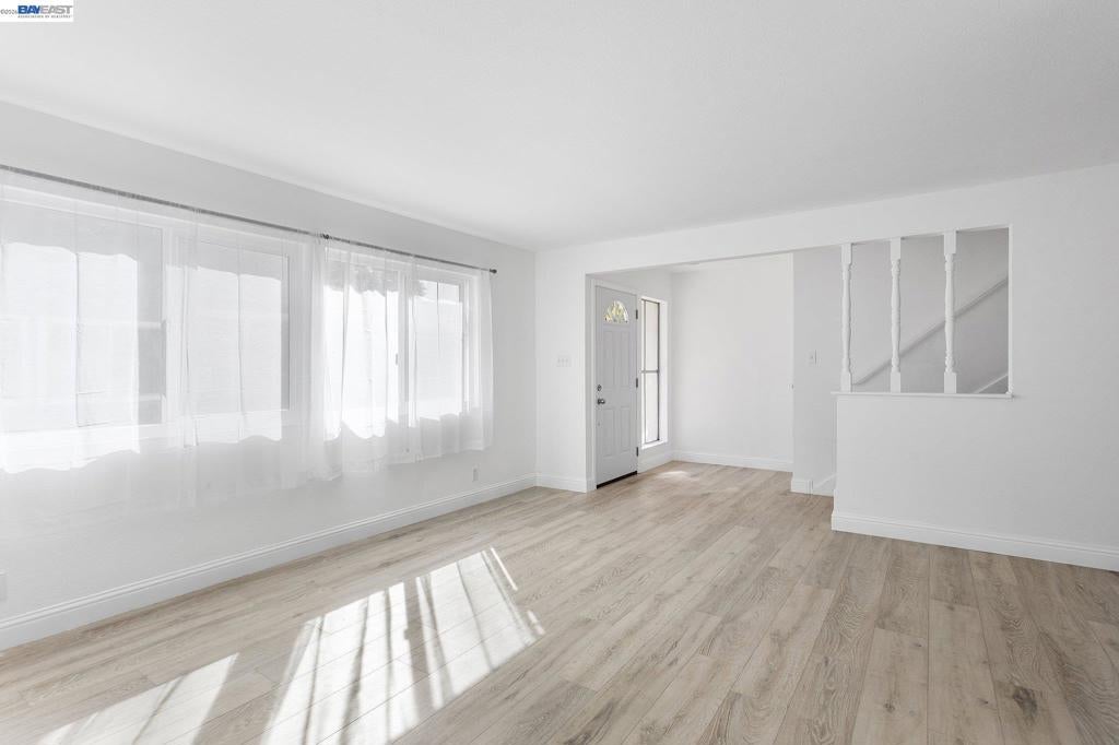 1387 Del Rio Cir B