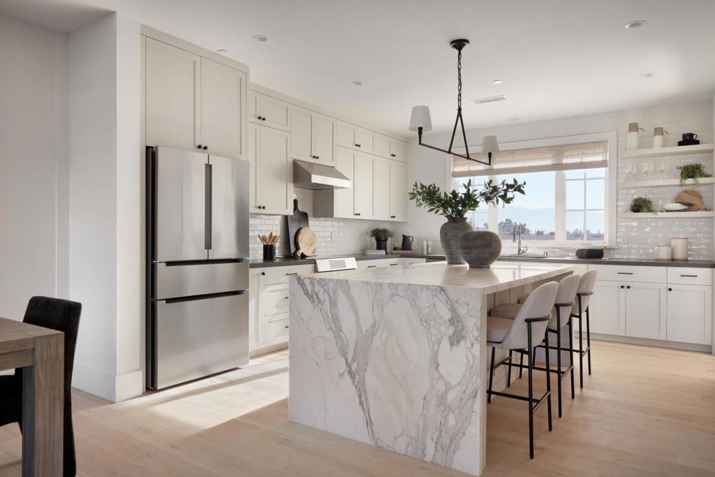 38439 Amaranto Street