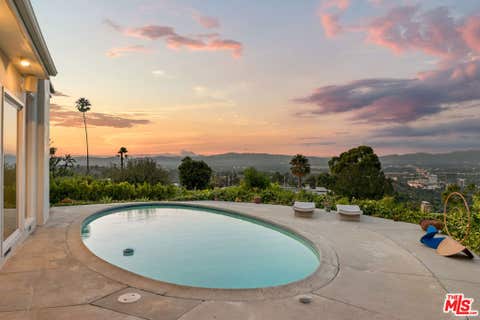 Photo of 3340 Scadlock Lane, Sherman Oaks, CA 91403 (MLS # 26870195)