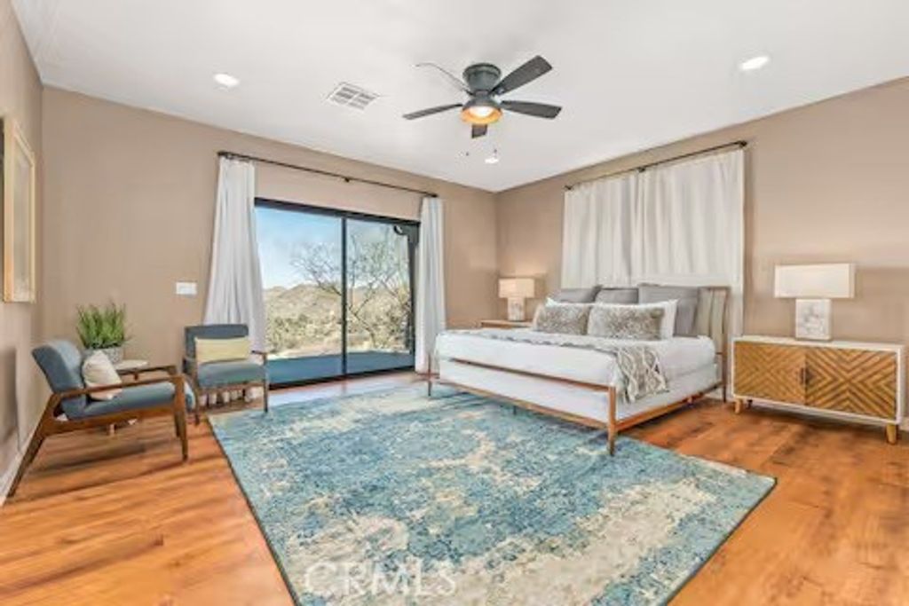 listing image 130720703336536245012