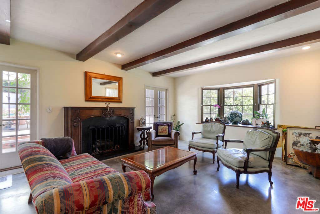 Photo of 12145 La Casa Lane, Los Angeles, CA 90049 (MLS # 26859735)