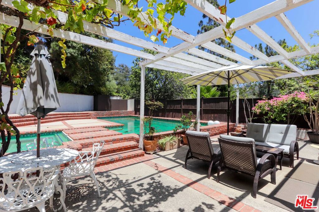 12145 La Casa Lane