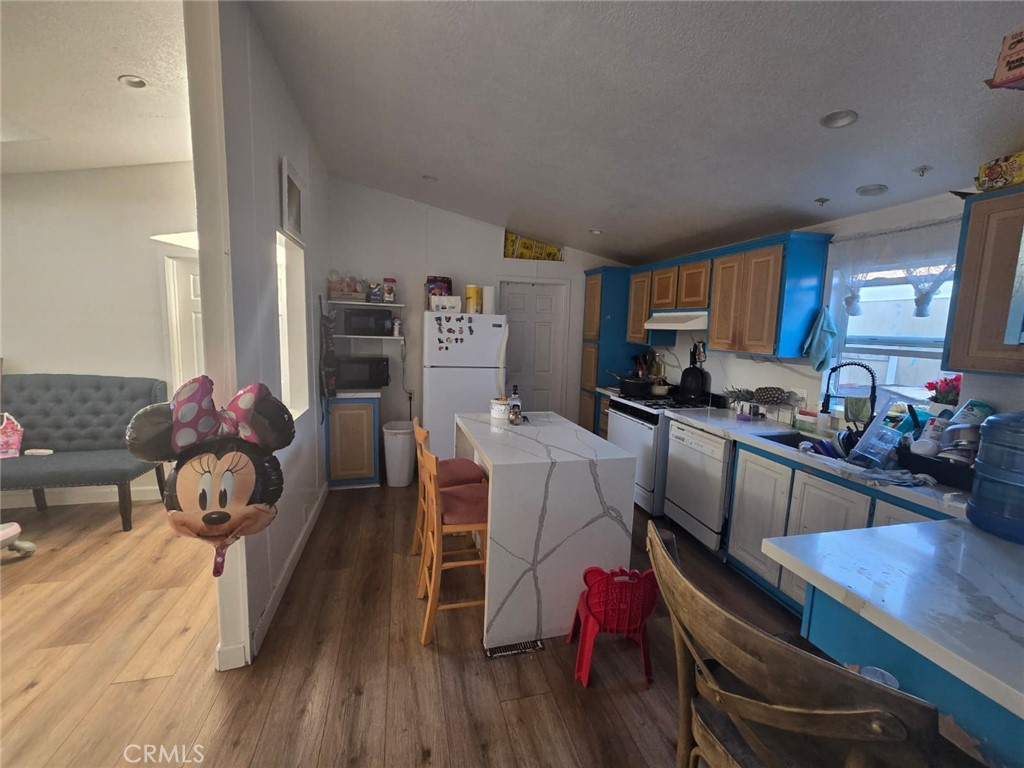 2191 Harbor Boulevard 27