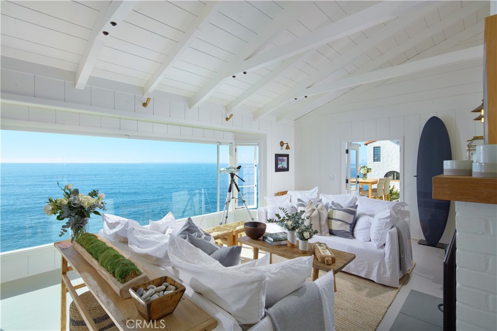 Victoria Beach (VB) - Residential Lease