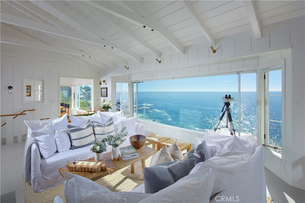 Victoria Beach (VB) - Residential Lease