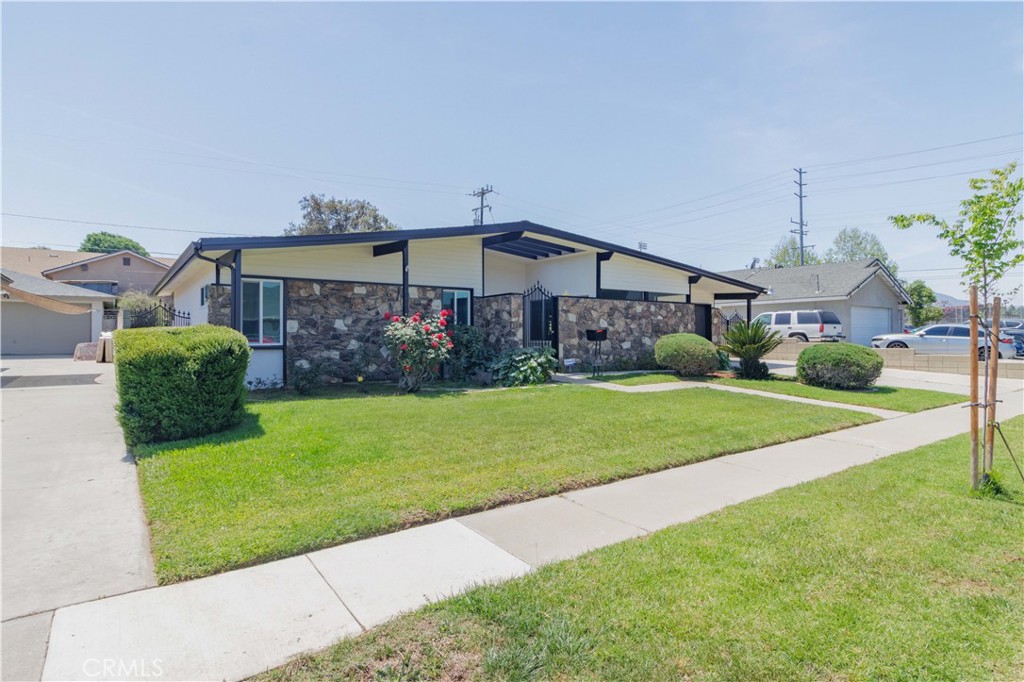 1080 alta loma drive